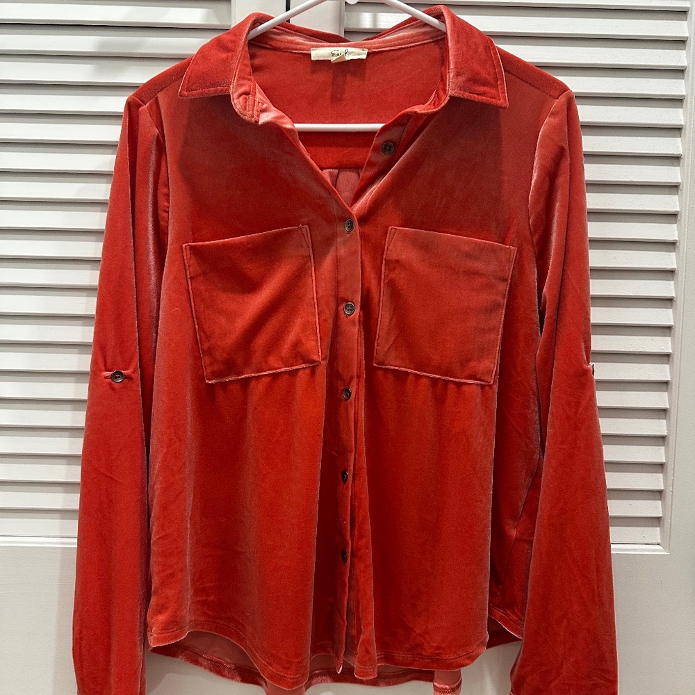 Easel Red Velvet Botton Down (Size Small)